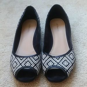 Peep toe flats